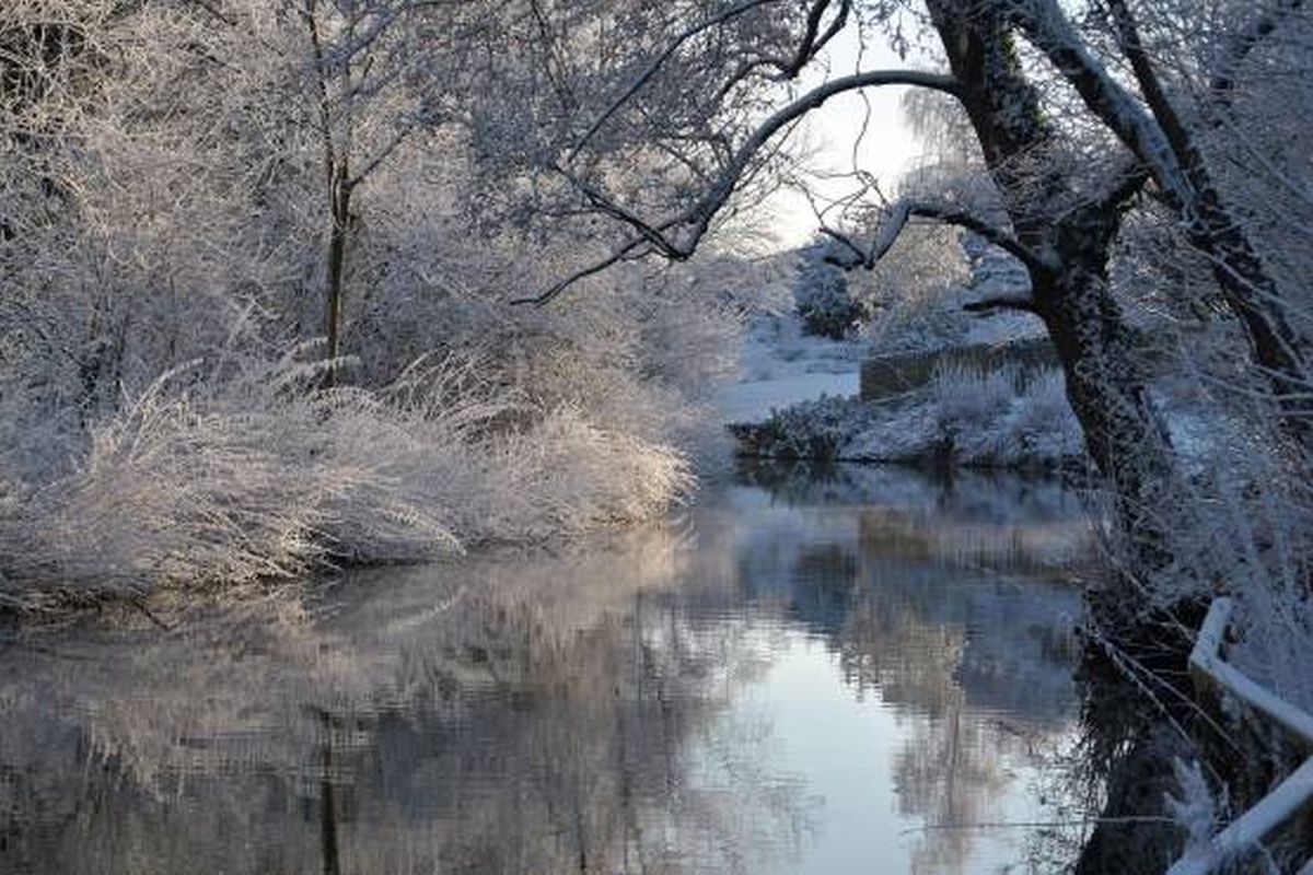 wintery river Deben at Boamans holiday cottage near Woodbridge
